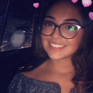 Meet your Posher, Adriane